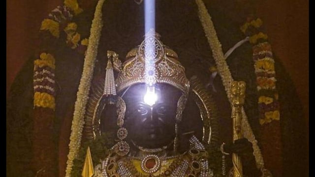 Surya Tilak will result in the Sun’s rays illuminating deity’s forehead at 12 noon, marking the birth of Ram Lalla. The Ayodhya administration is expecting around 20 lakh to 30 lakh devotees on the festive occasion. (HT file)