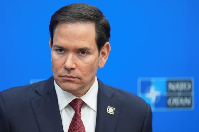 Le secrétaire d’État américain Marco Rubio parle au siège de l’OTAN à Bruxelles, Belgique, le 4 avril 2025.