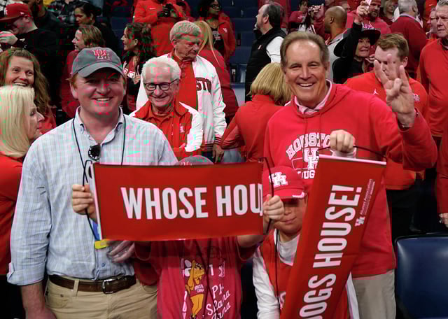 UH alumnus Jim Nantz (right) called Saturday&#39;s win over Duke cathartic after numerous Cougars heartbreaks over the years.