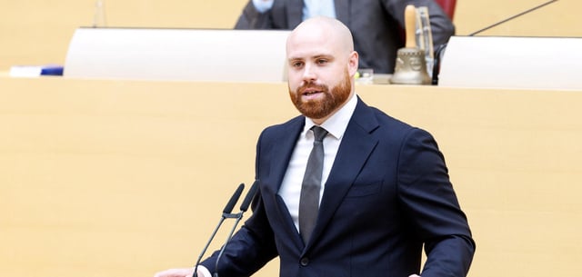 Konrad Baur (CSU) befürwortet schärfere Vorschriften für den Umgang mit Smartphones