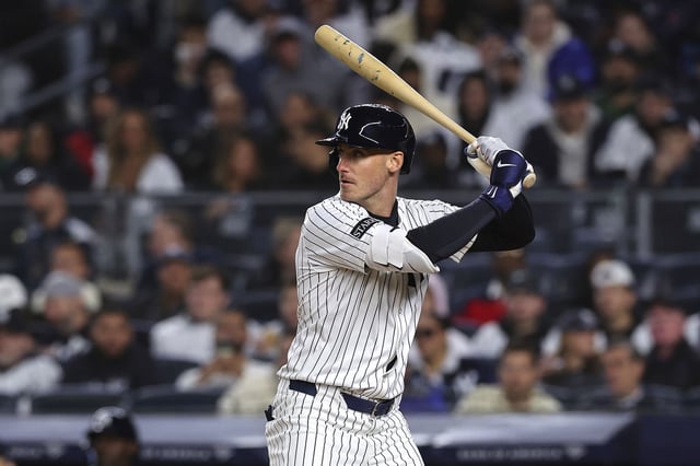 BRONX, NY - APRIL 01: Cody Bellinger #35 of the New York Yankees at bat using a Torpedo bat during the game against the Arizona Diamondbacks on April 1, 2025 at Yankee Stadium in the Bronx, New York. (Photo by Rich Graessle/Icon Sportswire) (Icon Sportswire via AP Images)