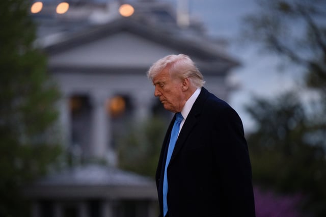 U.S. President Donald Trump arrives on the South Lawn of the White House in Washington, U.S., April 6, 2025. REUTERS/Annabelle Gordon