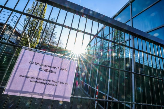 Aushang an der Globus-Gesamtschule in Duisburg-Mitte