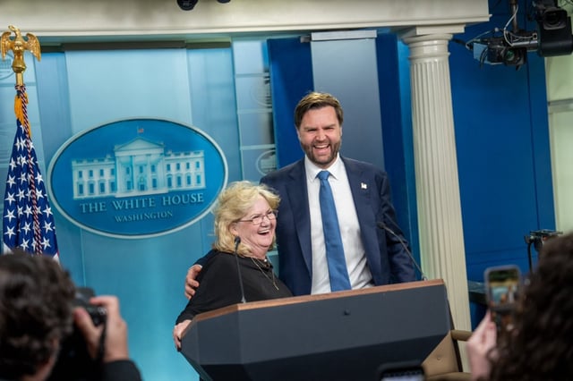Vice President JD Vance made good on his campaign trail promise to celebrate his mother&#39;s 10 years of sobriety at the White House and awarded her a medallion to recognize the occasion. (X/@VP)