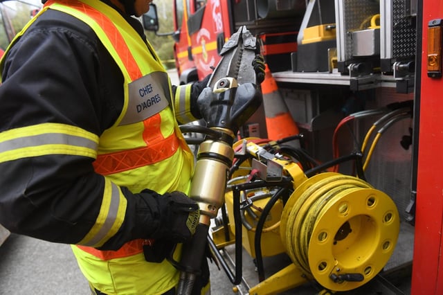 Un « important incendie » s’est déclenché lundi 7 avril dans un centre de tri des déchets du 17e arrondissement, au nord de Paris, selon les pompiers (photo d’illustration).