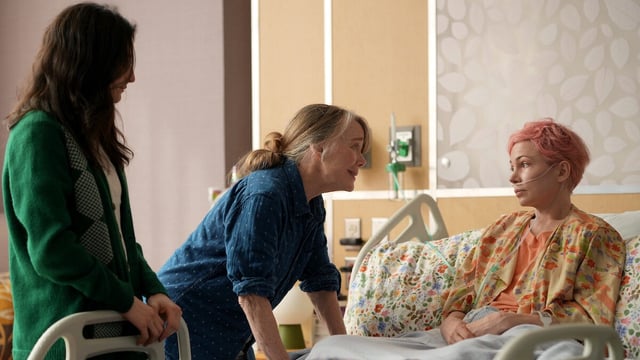 Jenny Slate as Nikki, Sissy Spacek as Gail, Michelle Williams as Molly (Sarah Shatz/FX)