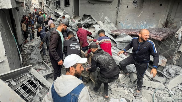 Le site d’une frappe israélienne sur une maison à Shejaia dans la ville de Gaza le 9 avril 2025.