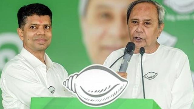 Biju Janata Dal president Naveen Patnaik with VK Pandian (ANI FILE PHOTO)