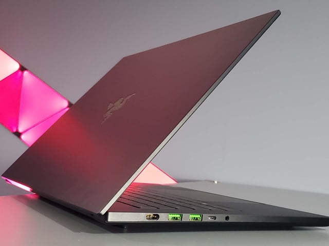 Razer Blade 16 (2025) gaming laptop