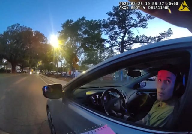 Bodycam footage of Felipe Zapata Velásquez during a traffic stop.