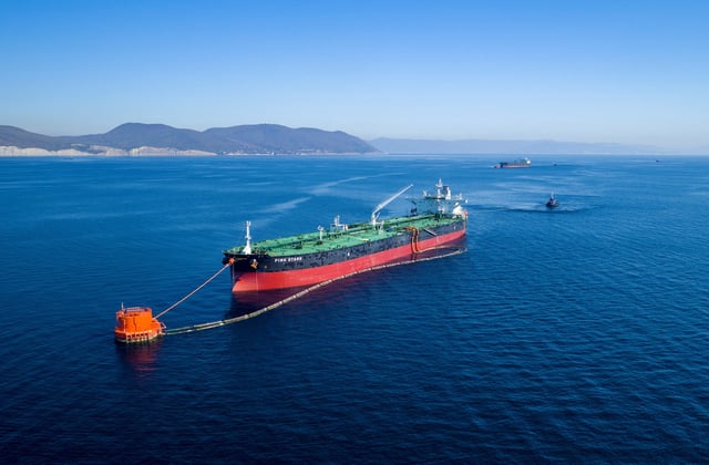 The crude oil tanker Pink Stars is moored to a single point mooring (SPM) at the Caspian Pipeline Consortium's Marine Terminal in Yuzhnaya Ozereevka near the Black Sea port of Novorossiysk, Russia, October 16, 2019. Caspian Pipeline Consortium (CPC)/Handout via REUTERS REUTERS/File Photo