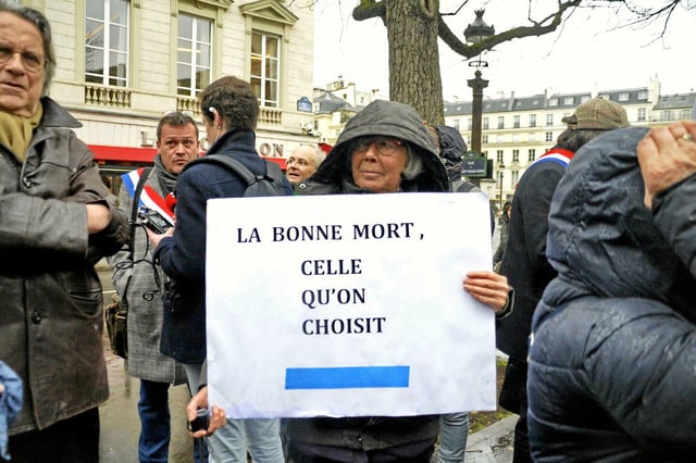 Manifestation devant l'Assemblée nationale, à Paris, le 23 janvier 2024. 

