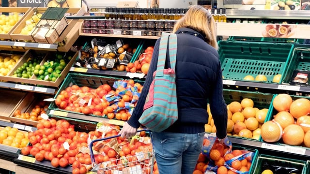 Analysts say Tesco has the scale, loyalty scheme and supplier relationships to defend its position without squeezing margins