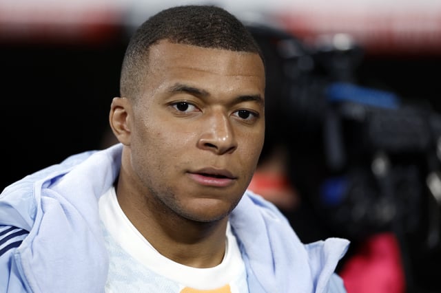 Kylian Mbappé fait saisir à titre conservatoire 55 millions d'euros sur les comptes du PSG