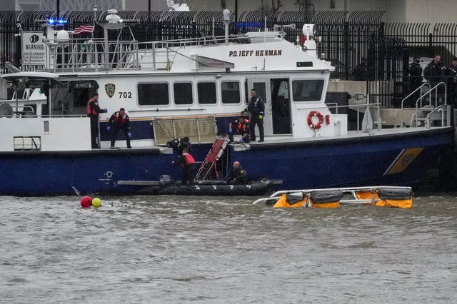 Les images spectaculaire du crash d'un hélicoptère dans le fleuve de l'Hudson à New-York