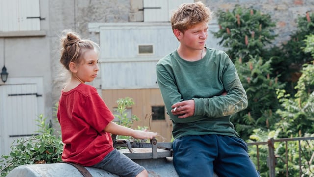 Luna Garret and Clément Faveau in Holy Cow