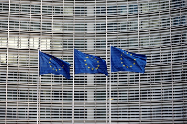 Le texte doit encore être officiellement adopté par les États membres et le Parlement européen avant d’entrer en vigueur.