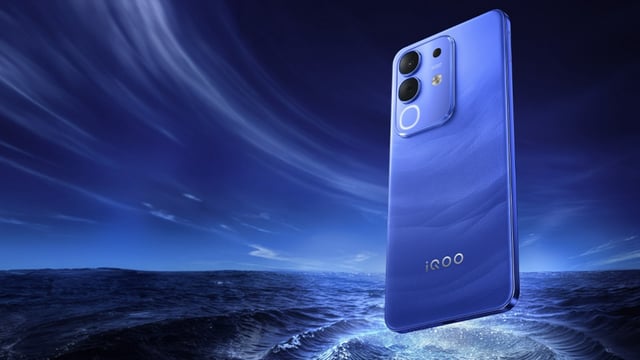 iQOO Z10 is available in Glacier Silver and Stellar Black colourways