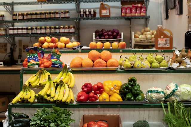 Produce is displayed at Eastern Market in Washington, U.S., August 14, 2024. REUTERS/Kaylee Greenlee Beal/File Photo