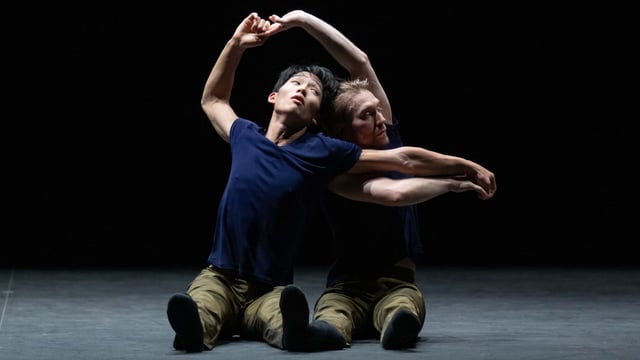 Rentaro Nakaaki and Henry Dowden performing William Forsythe’s Rearray (London Edition 2025)