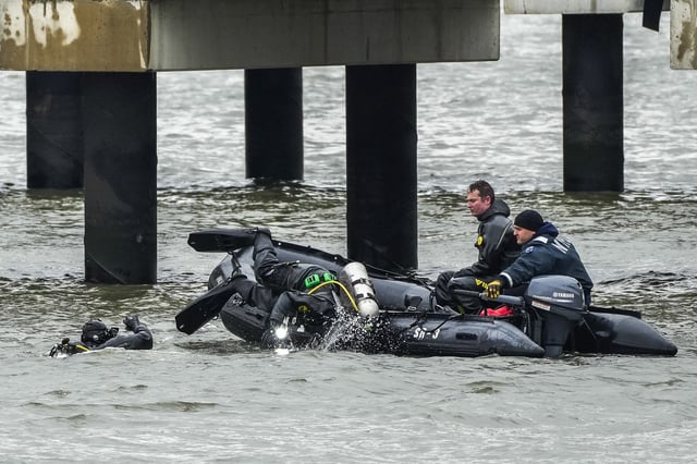 Les images spectaculaires du crash d'un hélicoptère dans le fleuve Hudson à New York