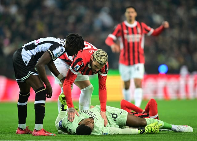 Soccer Football - Serie A - Udinese v AC Milan - Bluenergy Stadium, Udine, Italy - April 11, 2025 AC Milan's Mike Maignan after collision before going off on a stretcher  REUTERS/Daniele Mascolo     TPX IMAGES OF THE DAY