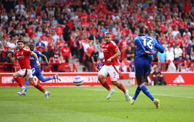 Soccer Football - Premier League - Nottingham Forest v Everton - The City Ground, Nottingham, Britain - April 12, 2025 Everton's Abdoulaye Doucoure scores their first goal Action Images via Reuters/Ed Sykes EDITORIAL USE ONLY. NO USE WITH UNAUTHORIZED AUDIO, VIDEO, DATA, FIXTURE LISTS, CLUB/LEAGUE LOGOS OR 'LIVE' SERVICES. ONLINE IN-MATCH USE LIMITED TO 120 IMAGES, NO VIDEO EMULATION. NO USE IN BETTING, GAMES OR SINGLE CLUB/LEAGUE/PLAYER PUBLICATIONS. PLEASE CONTACT YOUR ACCOUNT REPRESENTATIVE FOR FURTHER DETAILS..