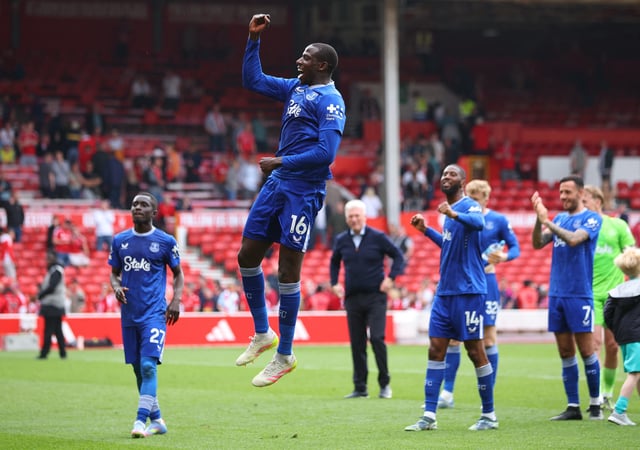 Soccer Football - Premier League - Nottingham Forest v Everton - The City Ground, Nottingham, Britain - April 12, 2025 Everton's Abdoulaye Doucoure celebrates after the match Action Images via Reuters/Ed Sykes EDITORIAL USE ONLY. NO USE WITH UNAUTHORIZED AUDIO, VIDEO, DATA, FIXTURE LISTS, CLUB/LEAGUE LOGOS OR 'LIVE' SERVICES. ONLINE IN-MATCH USE LIMITED TO 120 IMAGES, NO VIDEO EMULATION. NO USE IN BETTING, GAMES OR SINGLE CLUB/LEAGUE/PLAYER PUBLICATIONS. PLEASE CONTACT YOUR ACCOUNT REPRESENTATIVE FOR FURTHER DETAILS..
