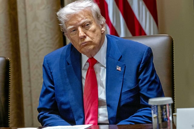 Donald Trump promet de donner un chèque de 10 000 dollars à chaque Groenlandais pour les convaincre de rejoindre les États-Unis.
