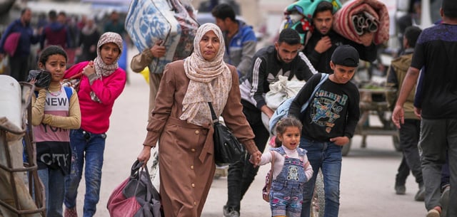 Palästinenser fliehen aus dem Osten in den Westen von Gaza-Stadt
