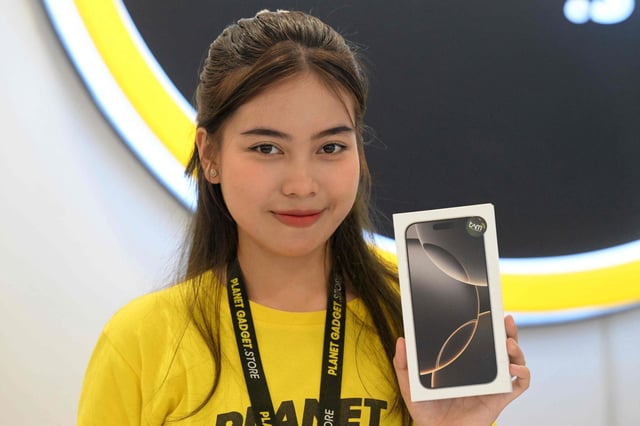 Halbleiter und Smartphones, wie dieses iPhone 16, werden von Zöllen ausgenommen