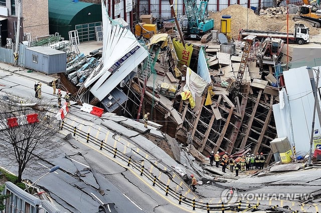 Rescue officials conduct search operations for a missing person at a subway construction site collapse in Gwangmyeong, just south of Seoul, for the second day on April 12, 2025. (Yonhap)