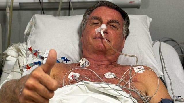 Jair Bolsonaro à l’hôpital de Rio Grande, à Natal, au Brésil, sur cette photo publiée sur X, le 12 avril 2025.
