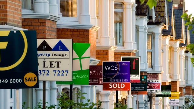 Rightmove’s data suggests that would-be house buyers have continued with their purchases even if they missed the stamp duty deadline