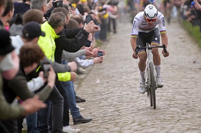 Cycling - Paris-Roubaix - Roubaix, France - April 7, 2024  Alpecin–Deceuninck's Mathieu van der Poel in action during the race Pool via REUTERS/Papon Bernard/ File Photo