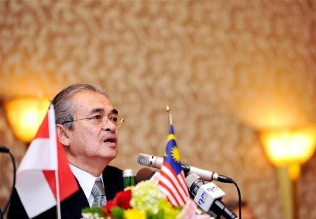 The fatherly Abdullah Ahmad Badawi was a sharp contrast to his domineering predecessor Mahathir Mohamad but was criticised for lacklustre leadership