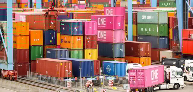 Im Hamburger Hafen sieht man die Entwicklung der Weltwirtschaft mit Sorge – auch wenn es Teilen der heimischen Industrie derzeit besser geht als befürchtet