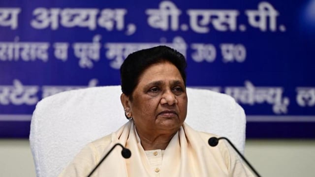 Bahujan Samaj Party chief Mayawati at a party meeting in Lucknow on Wednesday. (Deepak Gupta/HT Photo)