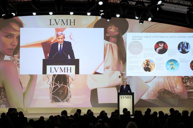 Bernard Arnault, Chairman and CEO of LVMH Moet Hennessy Louis Vuitton, speaks during the annual shareholders meeting of LVMH Moet Hennessy Louis Vuitton in Paris, France, April 17, 2025. REUTERS/Gonzalo Fuentes