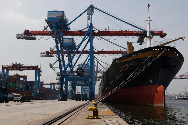A view of a container terminal at Tanjung Priok Port in Jakarta, Indonesia, February 12, 2025. REUTERS/Willy Kurniawan/File Photo