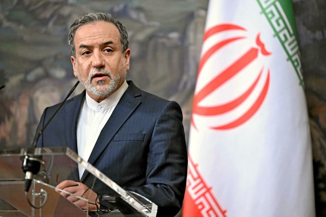 Le ministre iranien des Affaires étrangères et négociateur en chef sur le nucléaire, Abbas Araqchi, lors d'une conférence de presse à Moscou, le 18 avril 2025. 

