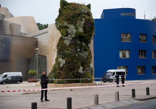 La Ertzaintza desaloja el Museo Guggenheim tras el hallazgo de un objeto sospechoso