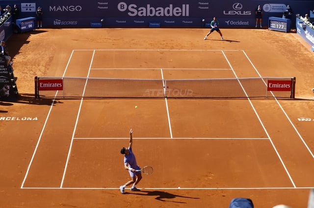 Tennis - ATP 500 - Barcelona Open - Real Club de Tenis Barcelona, Barcelona, Spain - April 19, 2025 Spain's Carlos Alcaraz in action during his semi final match against France's Arthur Fils REUTERS/Bruna Casas