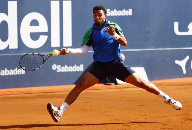 Tennis - ATP 500 - Barcelona Open - Real Club de Tenis Barcelona, Barcelona, Spain - April 19, 2025 France's Arthur Fils in action during his semi final match against Spain's Carlos Alcaraz REUTERS/Bruna Casas