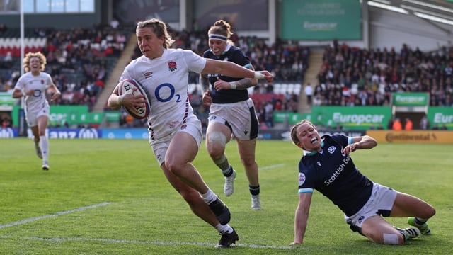 MacDonald completed the team score of the day with her second try and her player-of-the-match performance made a compelling case for her to start against France