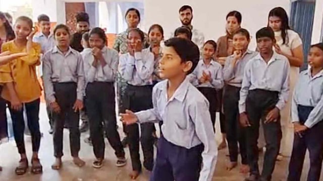 Delhi-NCR schools violate RTE act by detaining Class 6 and 7 students