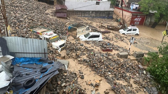 Visuals from the spot show accumulated debris and mud in the aftermath of heavy rains and landslides in Ramban. 