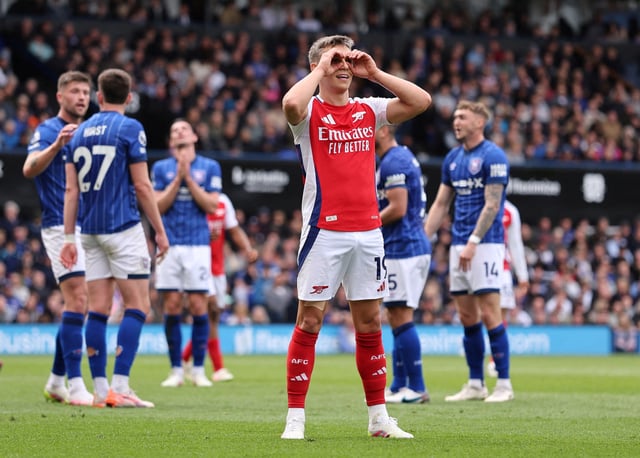 Soccer Football - Premier League - Ipswich Town v Arsenal - Portman Road, Ipswich, Britain - April 20, 2025 Arsenal's Leandro Trossard celebrates scoring their third goal REUTERS/David Klein EDITORIAL USE ONLY. NO USE WITH UNAUTHORIZED AUDIO, VIDEO, DATA, FIXTURE LISTS, CLUB/LEAGUE LOGOS OR 'LIVE' SERVICES. ONLINE IN-MATCH USE LIMITED TO 120 IMAGES, NO VIDEO EMULATION. NO USE IN BETTING, GAMES OR SINGLE CLUB/LEAGUE/PLAYER PUBLICATIONS. PLEASE CONTACT YOUR ACCOUNT REPRESENTATIVE FOR FURTHER DETAILS..     TPX IMAGES OF THE DAY