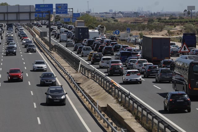 La DGT pide no bajar la guardia en las carreteras en la recta final de la Semana Santa