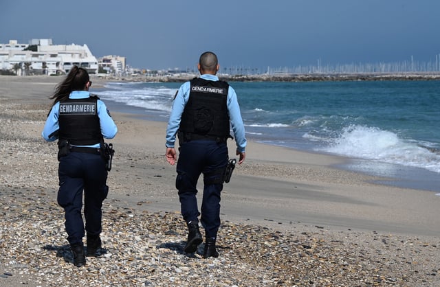 Dimanche après-midi, les vagues atteignaient jusqu’à 3 mètres de haut à Palavas-les-Flots.